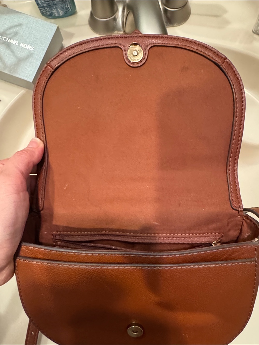 Fossil Saddle Crossbody Bag in Cognac Brown with Gold Hardware - Picture 9 of 10